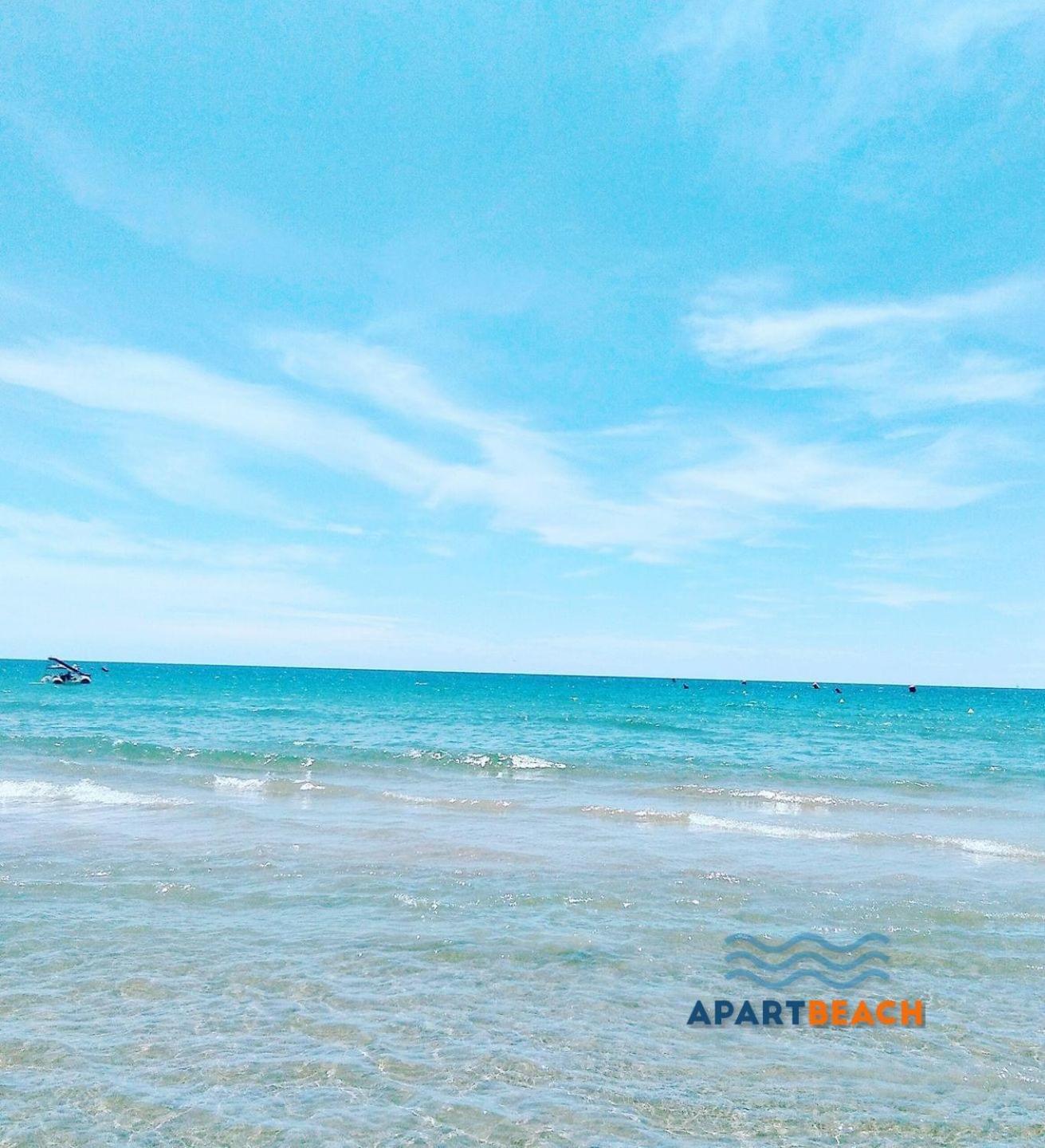 Apartbeach Los Juncos Residencial Piscinas Y Petanca La Pineda Exterior photo